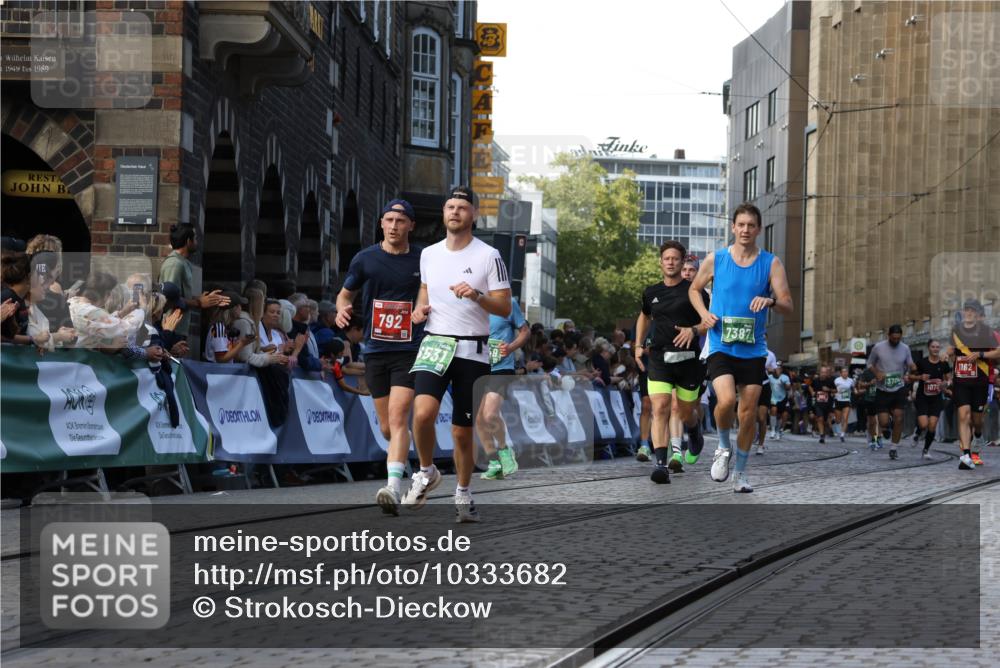 13.09.2026 - 21. swb-Marathon Bremen Strokosch-Dieckow http://msf.ph/oto/10333682 13.09.2026 13:16:46 Ziel 755, 792, 816, 1076, 1162, 2604, 5554, 5963, 6367, 7053, 7603, 7801, 8171, 8288, 9031, 9115, 385, 472, 1970, 2319, 3706, 3961, 4137, 6049, 6531, 6704, 6819, 7297, 7387 meine-sportfotos.de