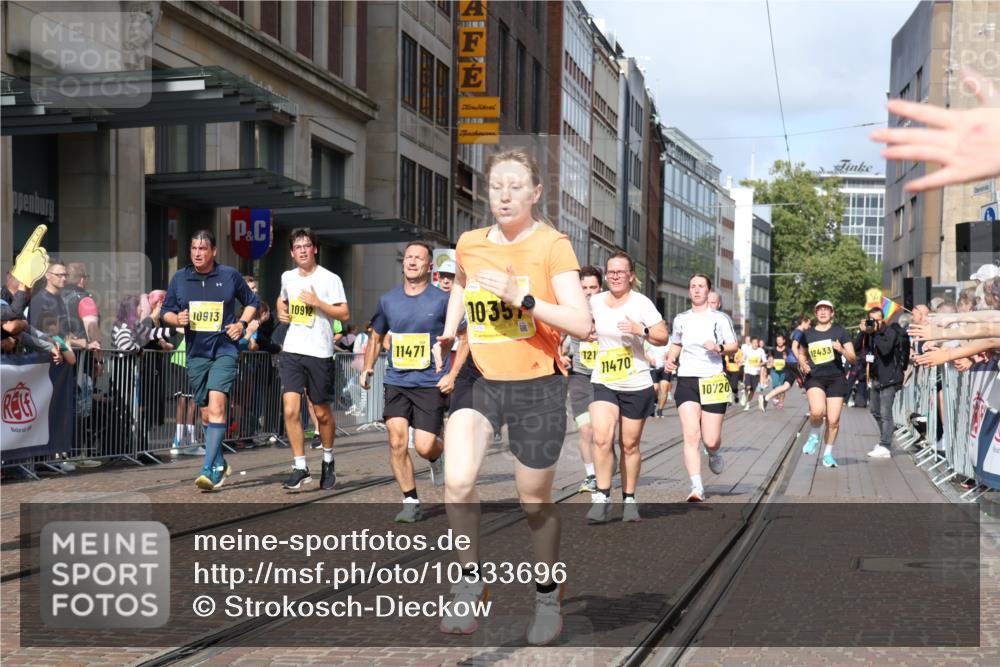 13.09.2026 - 21. swb-Marathon Bremen Strokosch-Dieckow http://msf.ph/oto/10333696 13.09.2026 11:03:51 Ziel 10182, 10291, 10390, 10516, 10607, 10613, 10659, 10671, 10672, 10720, 10726, 10912, 10913, 11221, 11318, 11319, 11336, 11470, 11471, 11539, 11618, 11720, 11726, 11909, 12001, 12103, 12113, 12140, 12260, 12276, 12392, 12433, 10090, 10091, 10152, 10327, 10357, 10403, 10420, 10429, 10569, 10796, 10902, 10918, 10950, 11149, 11211, 11325, 11411, 11451, 11511, 11595, 11655, 11746, 11868, 11967, 12074, 12504 meine-sportfotos.de