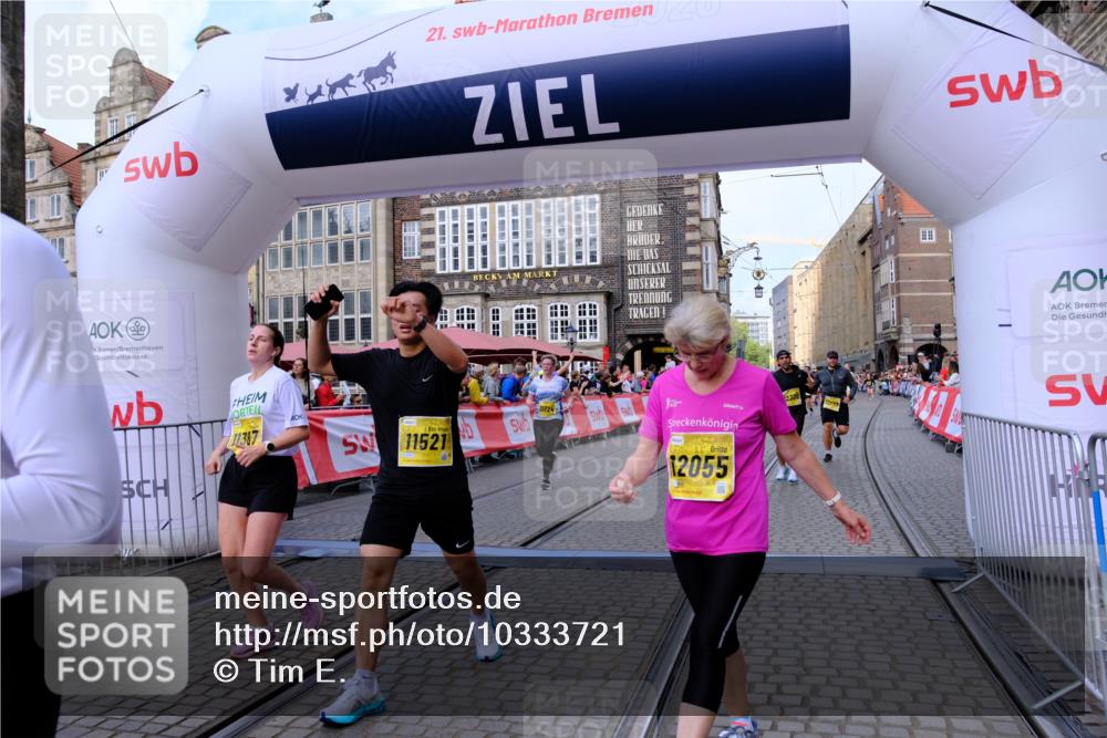 13.09.2026 - 21. swb-Marathon Bremen Tim E. http://msf.ph/oto/10333721 13.09.2026 11:05:47 Ziel 10186, 10259, 10260, 10432, 10717, 10864, 11146, 11314, 11334, 11387, 11394, 11520, 11521, 11571, 11572, 11724, 11791, 11892, 11947, 12055, 12251, 12273, 12330, 12362, 12501 meine-sportfotos.de