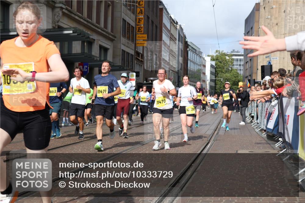 13.09.2026 - 21. swb-Marathon Bremen Strokosch-Dieckow http://msf.ph/oto/10333729 13.09.2026 11:03:51 Ziel 10182, 10291, 10390, 10516, 10607, 10613, 10659, 10671, 10672, 10720, 10726, 10912, 10913, 11221, 11318, 11319, 11336, 11470, 11471, 11539, 11618, 11720, 11726, 11909, 12001, 12103, 12113, 12140, 12260, 12276, 12392, 12433, 10090, 10091, 10152, 10327, 10357, 10403, 10420, 10429, 10569, 10796, 10902, 10918, 10950, 11149, 11211, 11325, 11411, 11451, 11511, 11595, 11655, 11746, 11868, 11967, 12074, 12504 meine-sportfotos.de