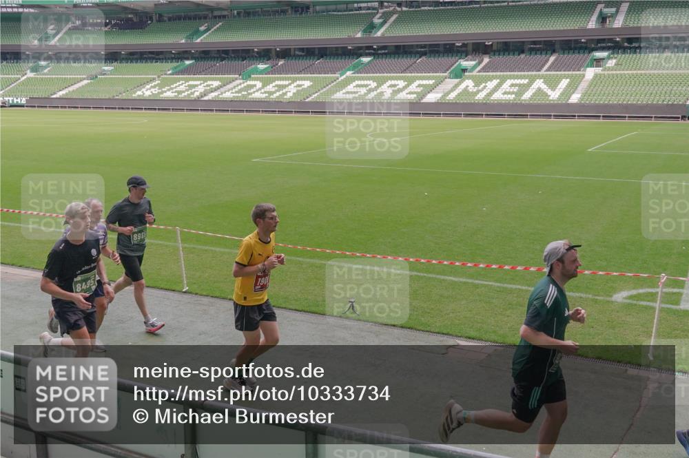 13.09.2026 - 21. swb-Marathon Bremen Michael Burmester http://msf.ph/oto/10333734 13.09.2026 13:06:38 Laufen im Stadion 109, 132, 156, 217, 244, 287, 303, 310, 323, 372, 394, 430, 454, 578, 607, 613, 647, 716, 784, 831, 834, 846, 891, 900, 922, 1073, 1083, 1189, 1205, 1243, 1274, 1308, 1365, 1369, 1380, 1387, 1437, 1533, 1545, 1574, 1581, 1600, 1823, 1841, 1848, 1871, 1909, 1926, 1938, 2070, 2076, 2090, 2219, 2241, 2244, 2265, 2275, 2301, 2310, 2318, 2355, 2356, 2393, 2440, 2464, 2699, 2707, 2721, 2731, 2742, 2755, 2764, 2818, 2902, 2911, 2960, 2985, 3030, 3115, 3278, 3444, 3485 meine-sportfotos.de