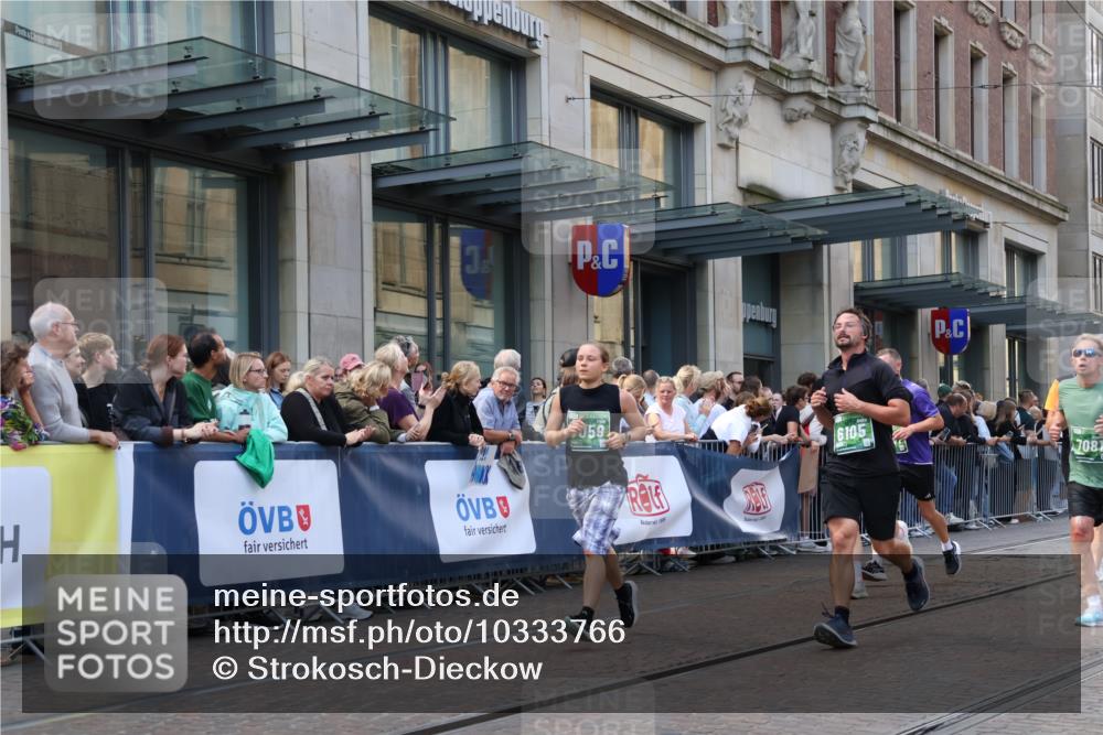 13.09.2026 - 21. swb-Marathon Bremen Strokosch-Dieckow http://msf.ph/oto/10333766 13.09.2026 13:23:53 Ziel 102, 776, 909, 1199, 1250, 2210, 2295, 2370, 2491, 2967, 3044, 3372, 4000, 4559, 5012, 5104, 5208, 5257, 5397, 5481, 5623, 5928, 5929, 6105, 6772, 7059, 7069, 7081, 7094, 8082, 8179, 8415, 9087, 9916, 13219, 135, 342, 2210, 2288, 2485, 2490, 2517, 2560, 2627, 3044, 3138, 3642, 3856, 4601, 4671, 5011, 5116, 5146, 5231, 5908, 6157, 6332, 6648, 6843, 7105, 7216, 7357, 7475, 7761, 8051, 8052, 8095, 8290, 8560, 10059, 10115, 13007, 13197 meine-sportfotos.de