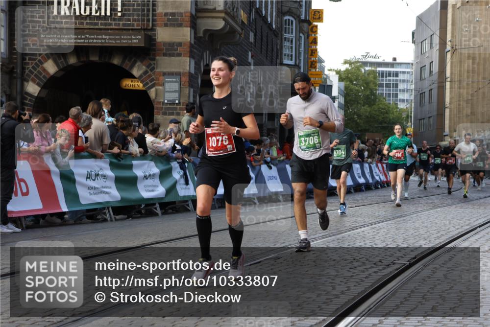 13.09.2026 - 21. swb-Marathon Bremen Strokosch-Dieckow http://msf.ph/oto/10333807 13.09.2026 13:16:55 Ziel 696, 734, 816, 827, 985, 1076, 1162, 2474, 2604, 4135, 4485, 5255, 6367, 7053, 7603, 7801, 7875, 8171, 8288, 2052, 3246, 3706, 4156, 6624, 6704, 6953, 7284, 8111, 8418, 8858 meine-sportfotos.de
