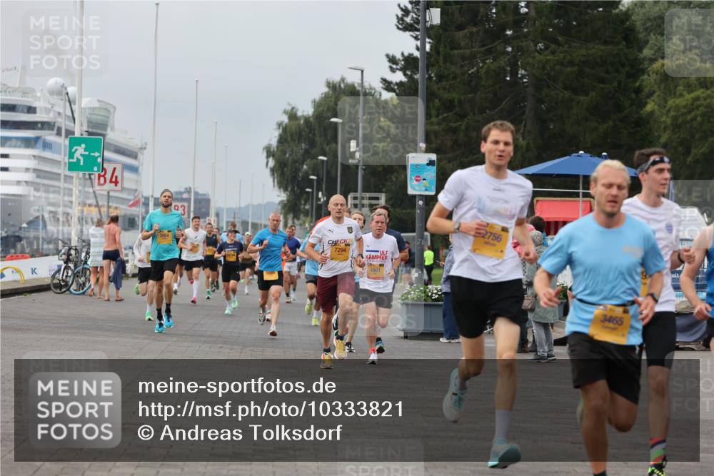 13.09.2026 - Kiel Lauf Andreas Tolksdorf http://msf.ph/oto/10333821 13.09.2026 09:51:58 Kiellinie 4, 2664, 24, 7294, 5001, 2756, 3465 meine-sportfotos.de