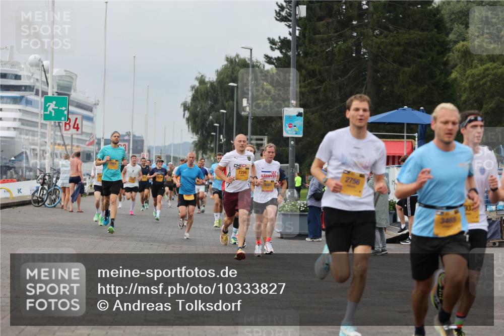 13.09.2026 - Kiel Lauf Andreas Tolksdorf http://msf.ph/oto/10333827 13.09.2026 09:51:58 Kiellinie 4, 7294, 5001, 2756, 3465 meine-sportfotos.de