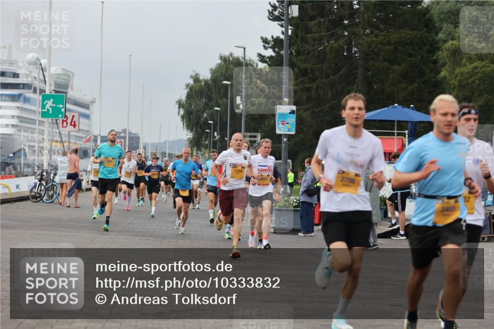 13.09.2026 - Kiel Lauf Andreas Tolksdorf http://msf.ph/oto/10333832 13.09.2026 09:51:59 Kiellinie 3, 4, 24, 7294, 2756, 5001, 3465 meine-sportfotos.de