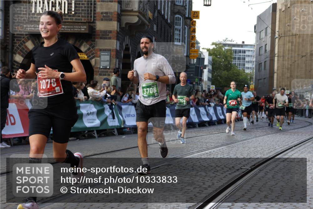 13.09.2026 - 21. swb-Marathon Bremen Strokosch-Dieckow http://msf.ph/oto/10333833 13.09.2026 13:16:56 Ziel 675, 696, 734, 816, 827, 985, 1076, 1162, 2474, 2604, 4135, 4485, 5255, 5772, 6367, 6535, 7053, 7603, 7875, 8171, 8288, 2052, 3246, 3706, 4156, 6624, 6704, 6953, 7284, 8111, 8418, 8858 meine-sportfotos.de