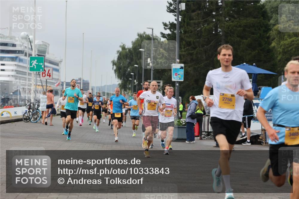 13.09.2026 - Kiel Lauf Andreas Tolksdorf http://msf.ph/oto/10333843 13.09.2026 09:51:59 Kiellinie 4, 6585, 2, 7294, 5001, 2756, 3465 meine-sportfotos.de