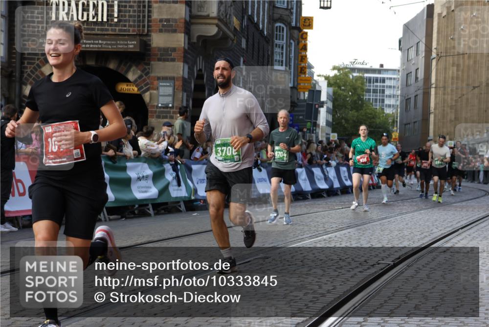 13.09.2026 - 21. swb-Marathon Bremen Strokosch-Dieckow http://msf.ph/oto/10333845 13.09.2026 13:16:56 Ziel 675, 696, 734, 816, 827, 985, 1076, 1162, 2474, 2604, 4135, 4485, 5255, 5772, 6367, 6535, 7053, 7603, 7875, 8171, 8288, 2052, 3246, 3706, 4156, 6624, 6704, 6953, 7284, 8111, 8418, 8858 meine-sportfotos.de