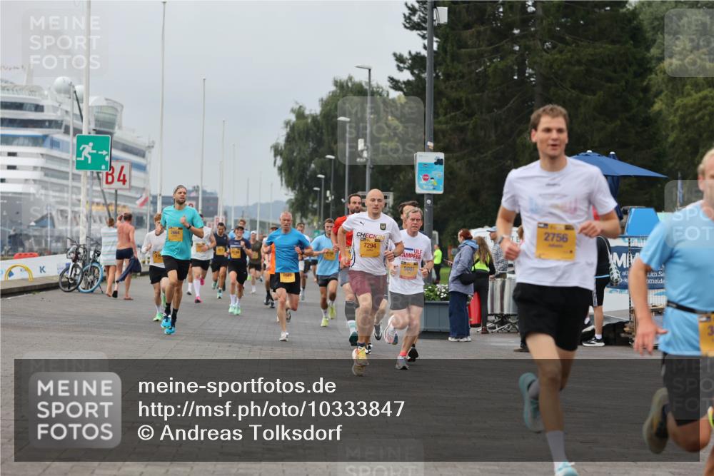 13.09.2026 - Kiel Lauf Andreas Tolksdorf http://msf.ph/oto/10333847 13.09.2026 09:51:59 Kiellinie 3, 4, 2664, 6585, 24, 7294, 5001, 2756 meine-sportfotos.de