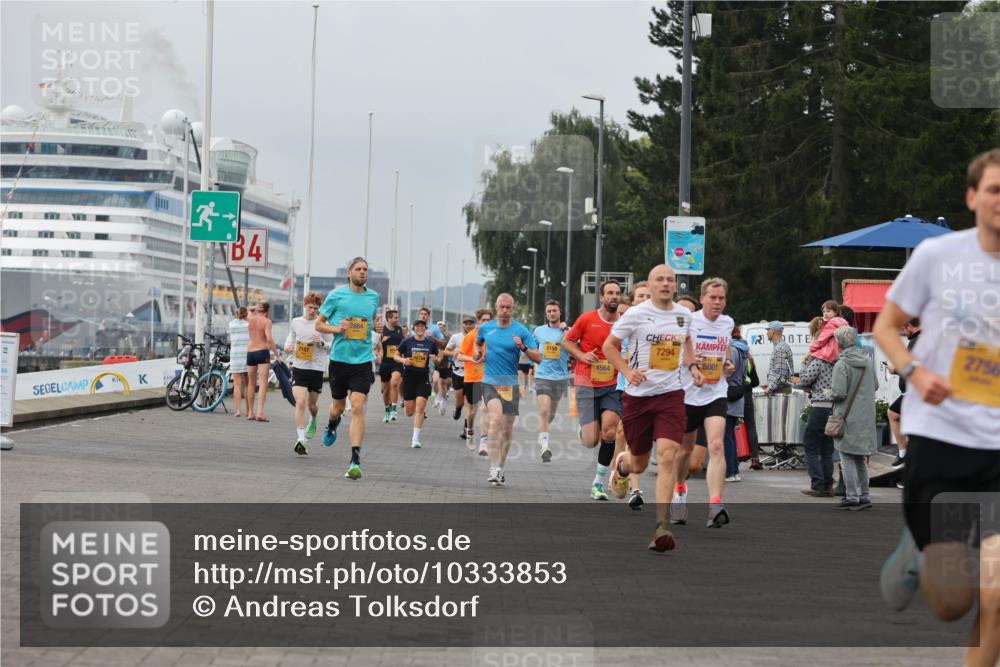 13.09.2026 - Kiel Lauf Andreas Tolksdorf http://msf.ph/oto/10333853 13.09.2026 09:51:59 Kiellinie 4, 2664, 2158, 4564, 24, 7294, 5001, 2756 meine-sportfotos.de