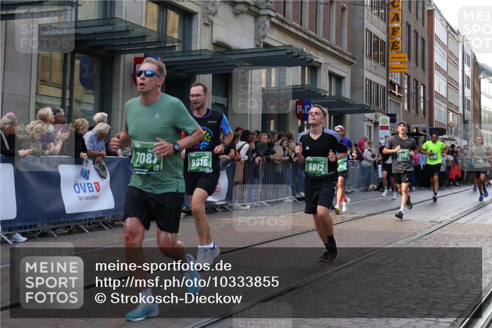 13.09.2026 - 21. swb-Marathon Bremen Strokosch-Dieckow http://msf.ph/oto/10333855 13.09.2026 13:23:55 Ziel 102, 776, 909, 1199, 1250, 2295, 2370, 2491, 2967, 3372, 4000, 4559, 5012, 5104, 5208, 5257, 5397, 5481, 5623, 5928, 5929, 6105, 6772, 7059, 7069, 7081, 7094, 7156, 8082, 8179, 8415, 9087, 9573, 9916, 13219, 135, 342, 2210, 2288, 2485, 2490, 2517, 2560, 2627, 3044, 3138, 3642, 3856, 4601, 4671, 5011, 5104, 5116, 5146, 5231, 5908, 6157, 6332, 6648, 6843, 7094, 7105, 7216, 7357, 7475, 7761, 8051, 8052, 8095, 8290, 10059, 10115, 13007, 13197 meine-sportfotos.de