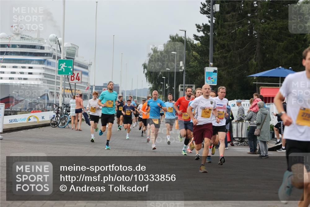 13.09.2026 - Kiel Lauf Andreas Tolksdorf http://msf.ph/oto/10333856 13.09.2026 09:51:59 Kiellinie 4, 585, 2158, 4564, 7294, 5001, 275 meine-sportfotos.de