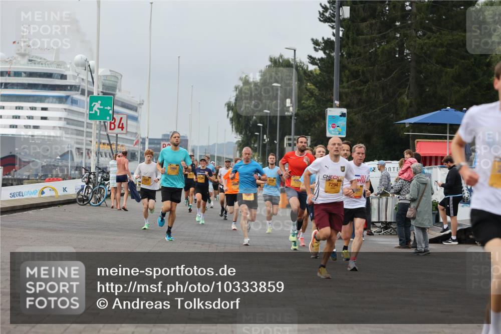 13.09.2026 - Kiel Lauf Andreas Tolksdorf http://msf.ph/oto/10333859 13.09.2026 09:51:59 Kiellinie 4, 2107, 2664, 6585, 24, 2158, 7294, 001 meine-sportfotos.de