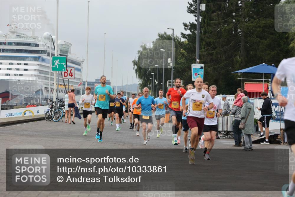 13.09.2026 - Kiel Lauf Andreas Tolksdorf http://msf.ph/oto/10333861 13.09.2026 09:51:59 Kiellinie 4, 2107, 2664, 4564, 24, 7294, 5001 meine-sportfotos.de