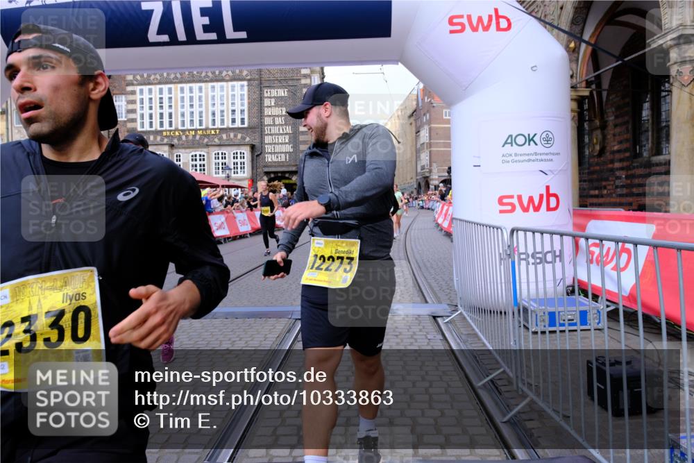 13.09.2026 - 21. swb-Marathon Bremen Tim E. http://msf.ph/oto/10333863 13.09.2026 11:05:50 Ziel 10186, 10259, 10260, 10432, 10717, 10864, 11146, 11314, 11334, 11387, 11394, 11520, 11521, 11571, 11572, 11724, 11791, 11892, 11947, 12055, 12156, 12251, 12273, 12330, 12362, 12501 meine-sportfotos.de