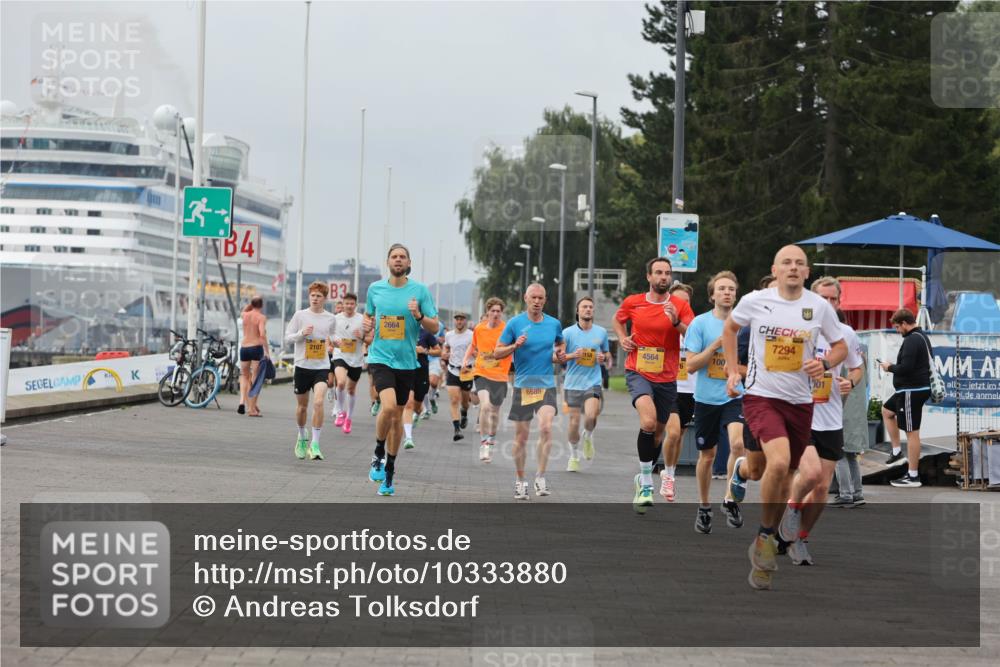 13.09.2026 - Kiel Lauf Andreas Tolksdorf http://msf.ph/oto/10333880 13.09.2026 09:52:00 Kiellinie 4, 3, 2107, 2664, 6585, 4564, 100, 24, 7294, 001 meine-sportfotos.de