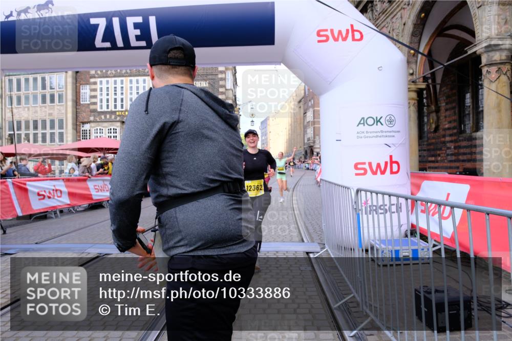 13.09.2026 - 21. swb-Marathon Bremen Tim E. http://msf.ph/oto/10333886 13.09.2026 11:05:51 Ziel 10186, 10238, 10259, 10260, 10432, 10457, 10717, 10864, 11146, 11314, 11334, 11387, 11394, 11520, 11521, 11571, 11572, 11724, 11791, 11892, 11947, 12055, 12156, 12251, 12273, 12330, 12362, 12501 meine-sportfotos.de