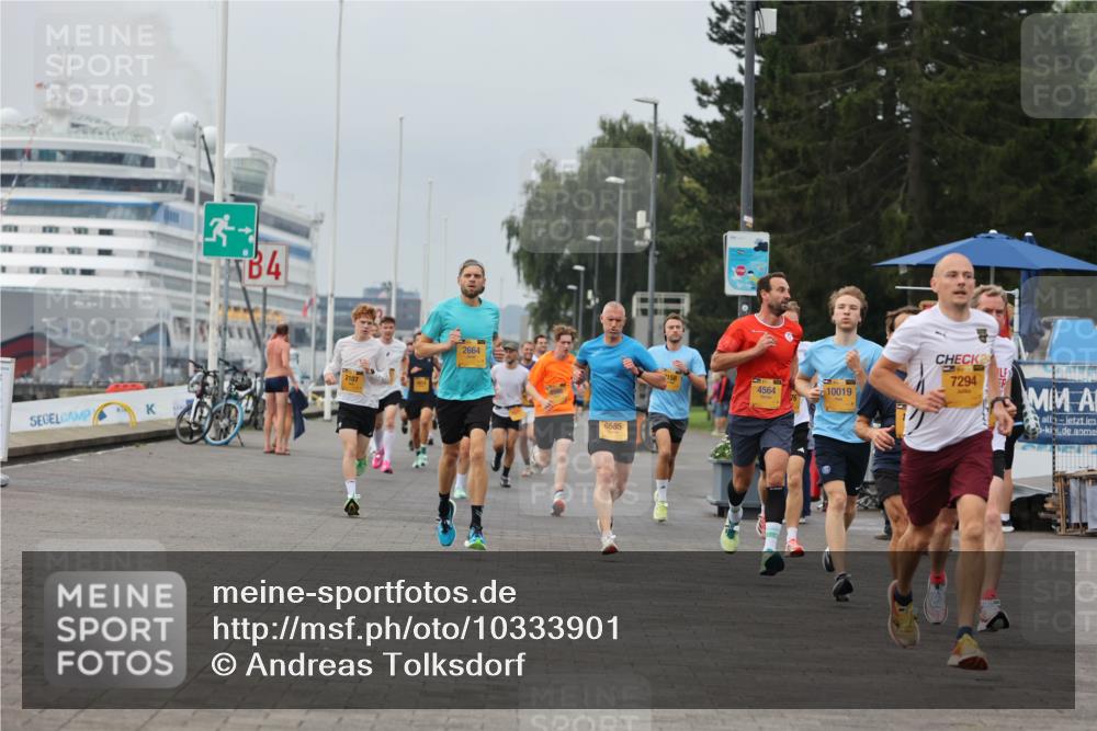 13.09.2026 - Kiel Lauf Andreas Tolksdorf http://msf.ph/oto/10333901 13.09.2026 09:52:01 Kiellinie 4, 2664, 6585, 24, 7294, 4564, 10019 meine-sportfotos.de