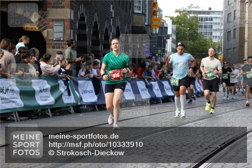 13.09.2026 - 21. swb-Marathon Bremen Strokosch-Dieckow http://msf.ph/oto/10333910 13.09.2026 13:16:59 Ziel 472, 675, 696, 734, 816, 827, 985, 1076, 2473, 2474, 2809, 3716, 4135, 4485, 5255, 5772, 6367, 6531, 6535, 7603, 7875, 8171, 8288, 2052, 3246, 4156, 4805, 6624, 6759, 6953, 7284, 8111, 8418, 8858 meine-sportfotos.de