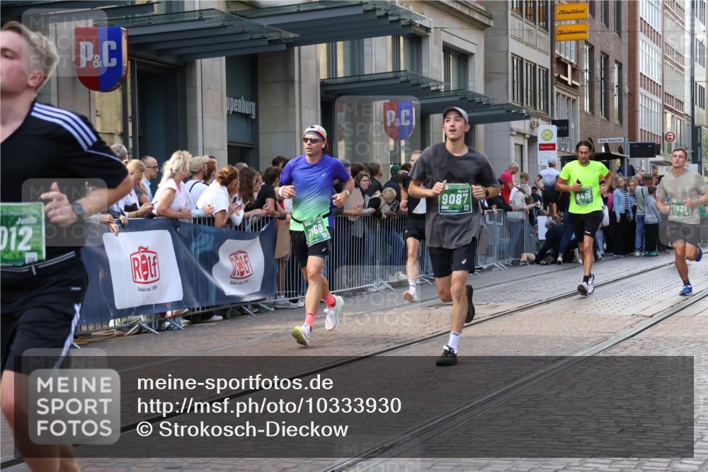 13.09.2026 - 21. swb-Marathon Bremen Strokosch-Dieckow http://msf.ph/oto/10333930 13.09.2026 13:23:57 Ziel 102, 776, 909, 1199, 1250, 2295, 2370, 2491, 2967, 3372, 4000, 4559, 5012, 5208, 5257, 5397, 5481, 5623, 5668, 5669, 5928, 5929, 6105, 7059, 7069, 7081, 7156, 8082, 8179, 8415, 8784, 9087, 9573, 9916, 13219, 342, 2210, 2288, 2485, 2517, 2560, 3044, 3642, 4601, 4671, 5011, 5104, 5116, 5146, 5231, 5397, 5908, 6157, 6332, 6648, 6772, 7094, 7105, 7216, 7357, 7475, 7761, 8051, 8052, 8095, 8290, 10059, 10115, 13007, 13197 meine-sportfotos.de