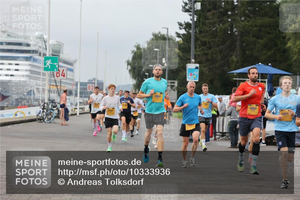 13.09.2026 - Kiel Lauf Andreas Tolksdorf http://msf.ph/oto/10333936 13.09.2026 09:52:02 Kiellinie 84, 83, 2107, 2664, 2158, 0000, 4564, 10019 meine-sportfotos.de