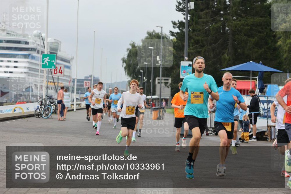 13.09.2026 - Kiel Lauf Andreas Tolksdorf http://msf.ph/oto/10333961 13.09.2026 09:52:03 Kiellinie 4, 3, 2107, 2664, 6585 meine-sportfotos.de