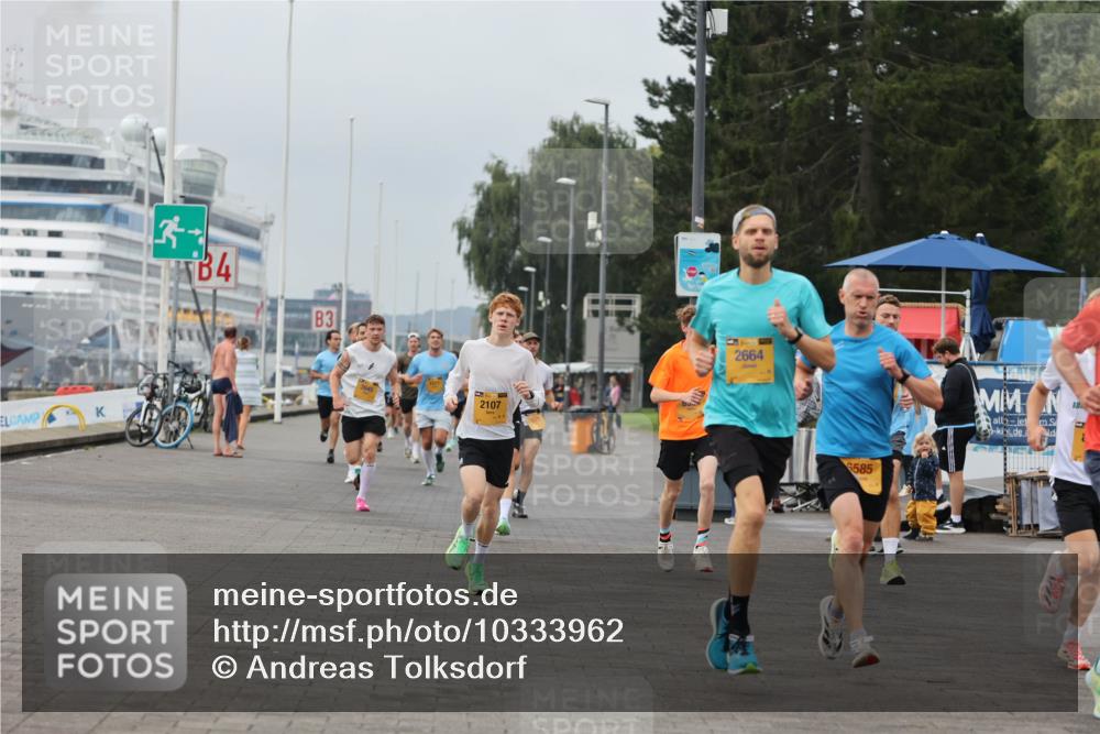 13.09.2026 - Kiel Lauf Andreas Tolksdorf http://msf.ph/oto/10333962 13.09.2026 09:52:03 Kiellinie 4, 3, 2107, 2664, 6585 meine-sportfotos.de