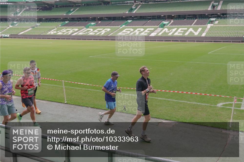 13.09.2026 - 21. swb-Marathon Bremen Michael Burmester http://msf.ph/oto/10333963 13.09.2026 13:07:11 Laufen im Stadion 109, 132, 156, 217, 287, 303, 310, 372, 430, 454, 489, 578, 607, 613, 682, 716, 784, 800, 808, 809, 831, 834, 846, 911, 922, 1083, 1173, 1189, 1205, 1210, 1274, 1322, 1364, 1365, 1369, 1387, 1395, 1437, 1532, 1533, 1545, 1574, 1581, 1600, 1823, 1831, 1841, 1848, 1854, 1871, 1909, 1926, 1938, 2003, 2070, 2076, 2090, 2219, 2244, 2275, 2283, 2310, 2318, 2355, 2356, 2393, 2405, 2440, 2464, 2492, 2565, 2699, 2707, 2721, 2731, 2755, 2802, 2818, 2831, 2866, 2902, 2911, 2949, 2960, 3115 meine-sportfotos.de
