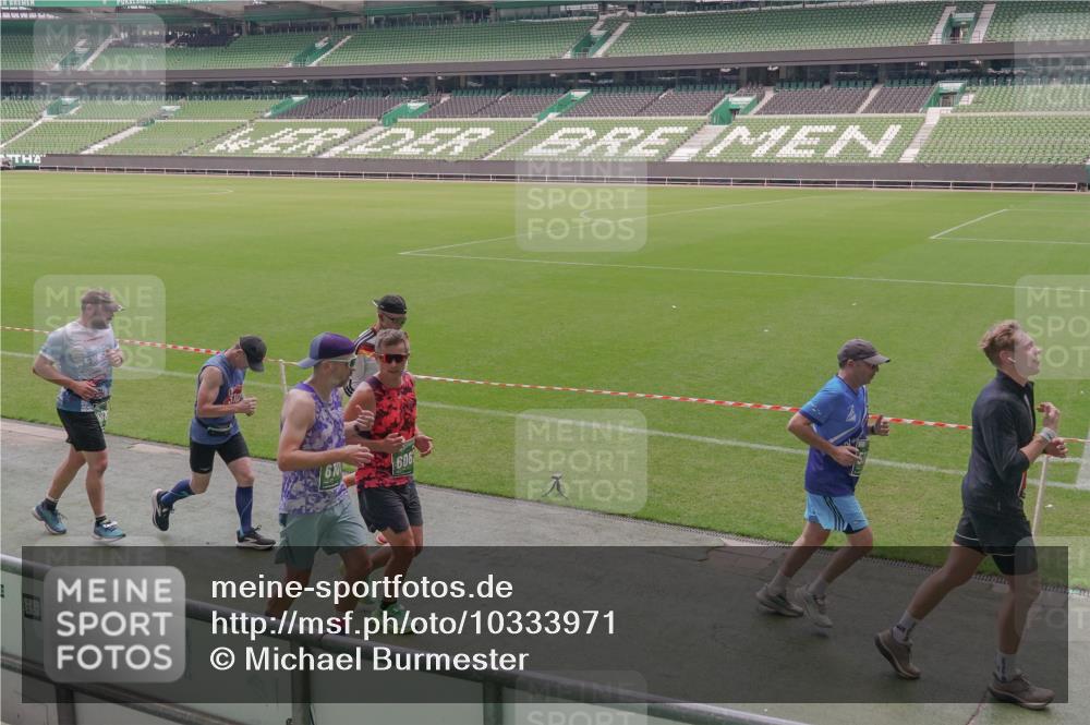 13.09.2026 - 21. swb-Marathon Bremen Michael Burmester http://msf.ph/oto/10333971 13.09.2026 13:07:12 Laufen im Stadion 109, 132, 156, 217, 287, 303, 310, 372, 430, 454, 489, 578, 607, 613, 682, 716, 784, 800, 808, 809, 831, 834, 846, 911, 922, 1083, 1173, 1189, 1205, 1210, 1274, 1322, 1364, 1365, 1369, 1387, 1395, 1437, 1532, 1533, 1545, 1574, 1581, 1600, 1823, 1831, 1841, 1848, 1854, 1871, 1909, 1926, 1938, 2003, 2070, 2076, 2090, 2219, 2275, 2283, 2310, 2318, 2355, 2356, 2393, 2405, 2440, 2492, 2565, 2611, 2699, 2707, 2721, 2731, 2755, 2802, 2818, 2831, 2866, 2902, 2911, 2949, 2960 meine-sportfotos.de