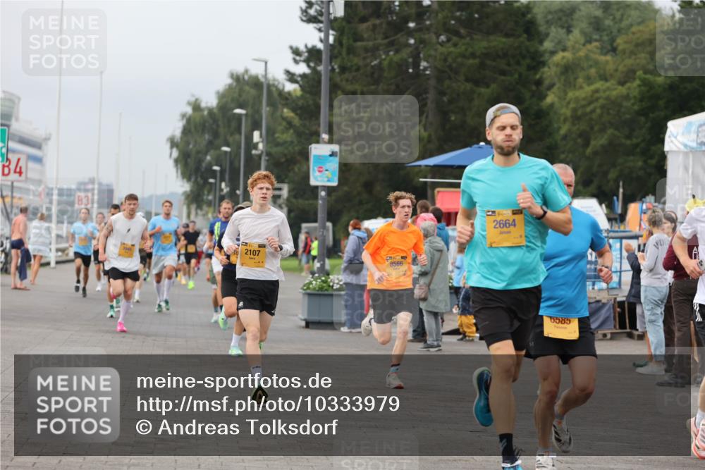 13.09.2026 - Kiel Lauf Andreas Tolksdorf http://msf.ph/oto/10333979 13.09.2026 09:52:04 Kiellinie 84, 83, 2107, 8566, 2664, 6585 meine-sportfotos.de