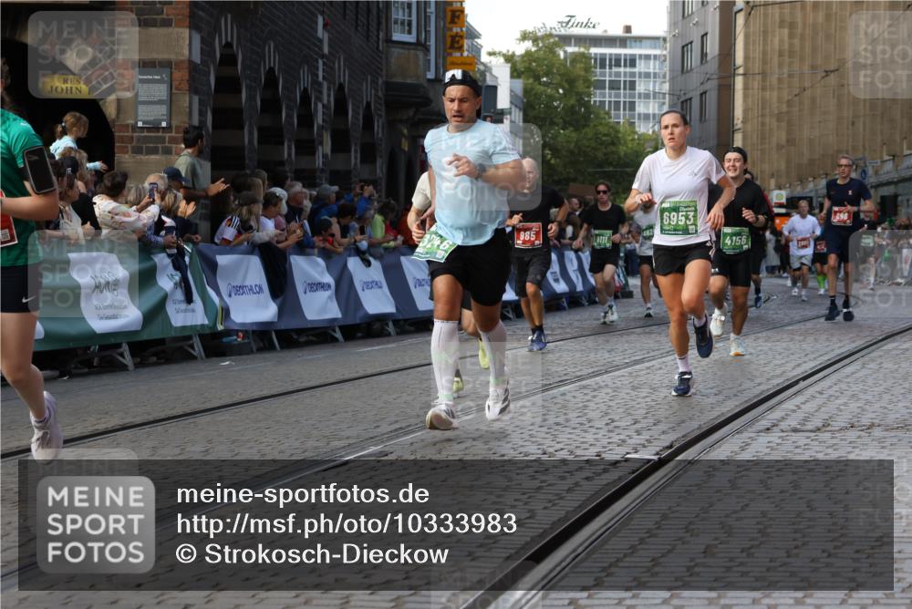 13.09.2026 - 21. swb-Marathon Bremen Strokosch-Dieckow http://msf.ph/oto/10333983 13.09.2026 13:17:01 Ziel 472, 675, 696, 734, 816, 827, 985, 2473, 2474, 2809, 3716, 3961, 4135, 4137, 4485, 5255, 5772, 6367, 6531, 6535, 7387, 7875, 2052, 3246, 4156, 4805, 6624, 6759, 6953, 7284, 8111, 8418, 8858 meine-sportfotos.de