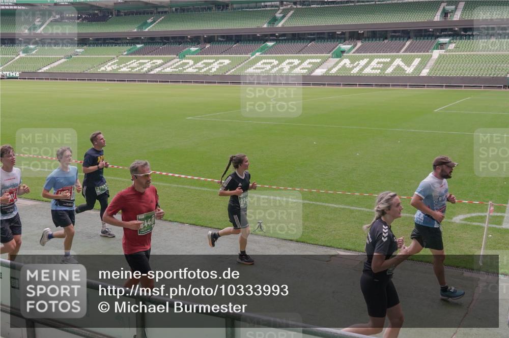 13.09.2026 - 21. swb-Marathon Bremen Michael Burmester http://msf.ph/oto/10333993 13.09.2026 13:07:14 Laufen im Stadion 109, 132, 156, 217, 287, 303, 310, 372, 430, 454, 489, 578, 607, 613, 682, 716, 784, 800, 808, 809, 831, 834, 846, 911, 922, 1083, 1173, 1189, 1205, 1210, 1274, 1322, 1364, 1365, 1369, 1387, 1395, 1437, 1532, 1533, 1545, 1574, 1581, 1600, 1823, 1831, 1841, 1848, 1854, 1871, 1909, 1926, 1938, 2003, 2070, 2076, 2090, 2219, 2275, 2283, 2318, 2355, 2356, 2393, 2405, 2440, 2492, 2565, 2611, 2699, 2707, 2721, 2731, 2755, 2802, 2818, 2831, 2866, 2902, 2911, 2949, 2960 meine-sportfotos.de