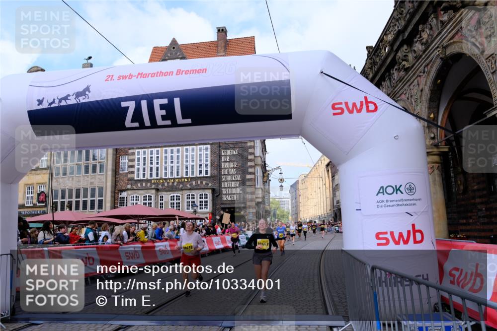 13.09.2026 - 21. swb-Marathon Bremen Tim E. http://msf.ph/oto/10334001 13.09.2026 11:05:58 Ziel 10168, 10238, 10259, 10260, 10305, 10457, 10864, 11024, 11314, 11387, 11520, 11521, 11724, 11791, 11892, 11947, 12156, 12273, 12330, 12362, 12378, 12501, 12523, 12773 meine-sportfotos.de