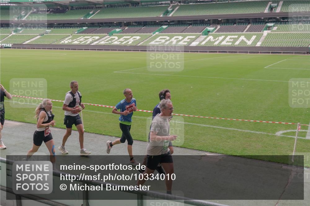 13.09.2026 - 21. swb-Marathon Bremen Michael Burmester http://msf.ph/oto/10334010 13.09.2026 13:07:17 Laufen im Stadion 109, 132, 156, 287, 303, 310, 372, 430, 454, 489, 578, 607, 613, 682, 716, 784, 800, 808, 809, 831, 834, 846, 911, 922, 1083, 1173, 1189, 1205, 1210, 1274, 1322, 1364, 1365, 1369, 1387, 1395, 1437, 1532, 1545, 1574, 1581, 1600, 1823, 1831, 1841, 1848, 1854, 1871, 1909, 1926, 1938, 2003, 2070, 2076, 2090, 2215, 2219, 2275, 2283, 2318, 2355, 2356, 2393, 2405, 2440, 2492, 2565, 2611, 2699, 2707, 2721, 2731, 2755, 2802, 2818, 2831, 2866, 2902, 2911, 2949, 2960 meine-sportfotos.de
