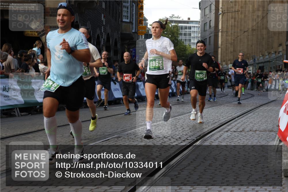 13.09.2026 - 21. swb-Marathon Bremen Strokosch-Dieckow http://msf.ph/oto/10334011 13.09.2026 13:17:02 Ziel 472, 675, 696, 734, 816, 827, 985, 2473, 2474, 2809, 3716, 3961, 4135, 4137, 4485, 5255, 5772, 6367, 6531, 6535, 7387, 7875, 2052, 4156, 4805, 6624, 6759, 6953, 7284, 8111, 8418, 8858 meine-sportfotos.de