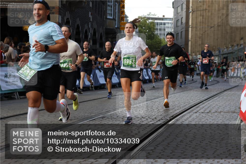13.09.2026 - 21. swb-Marathon Bremen Strokosch-Dieckow http://msf.ph/oto/10334039 13.09.2026 13:17:02 Ziel 472, 675, 696, 734, 816, 827, 985, 2473, 2474, 2809, 3716, 3961, 4135, 4137, 4485, 5255, 5772, 6367, 6531, 6535, 7387, 7875, 2052, 4156, 4805, 6624, 6759, 6953, 7284, 8111, 8418, 8858 meine-sportfotos.de