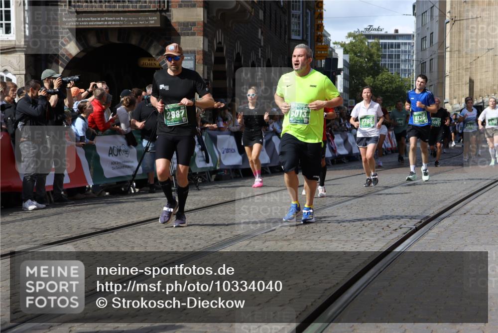 13.09.2026 - 21. swb-Marathon Bremen Strokosch-Dieckow http://msf.ph/oto/10334040 13.09.2026 13:25:50 Ziel 191, 209, 260, 1650, 1658, 2046, 3124, 3168, 3186, 3806, 4294, 4717, 5703, 5755, 5814, 6380, 7252, 8357, 8545, 8597, 8695, 8769, 8890, 9299, 9440, 9460, 9468, 9506, 13025, 1163, 1647, 2062, 2666, 2708, 2987, 3248, 3516, 4067, 4476, 5558, 5701, 6135, 6605, 7638, 7780, 8271, 8361, 8592, 9266, 9794 meine-sportfotos.de