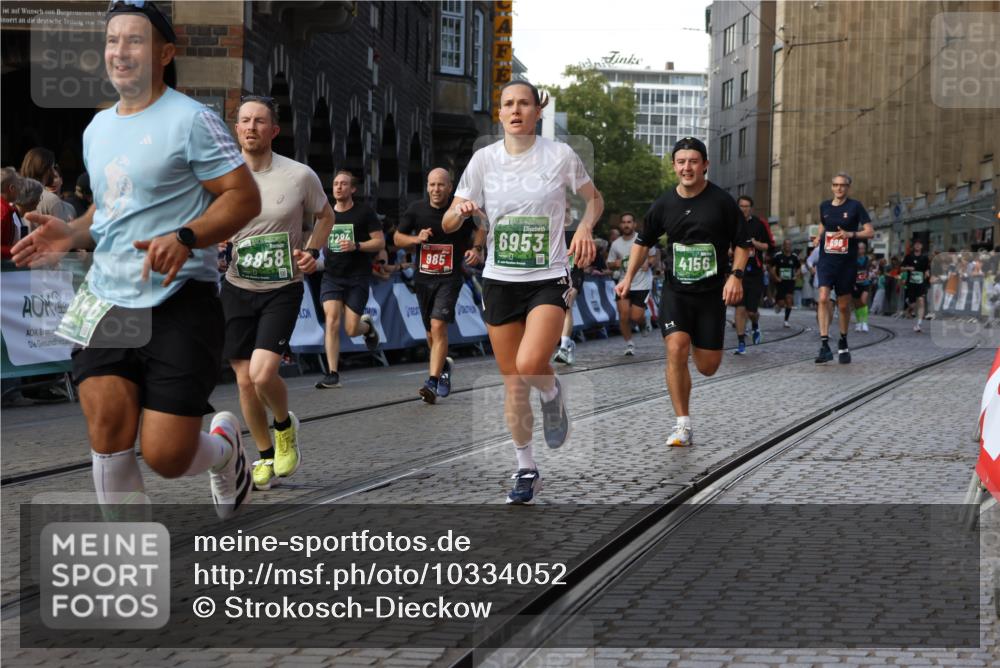 13.09.2026 - 21. swb-Marathon Bremen Strokosch-Dieckow http://msf.ph/oto/10334052 13.09.2026 13:17:02 Ziel 472, 675, 696, 734, 816, 827, 985, 2473, 2474, 2809, 3716, 3961, 4135, 4137, 4485, 5255, 5772, 6367, 6531, 6535, 7387, 7875, 2052, 4156, 4805, 6624, 6759, 6953, 7284, 8111, 8418, 8858 meine-sportfotos.de