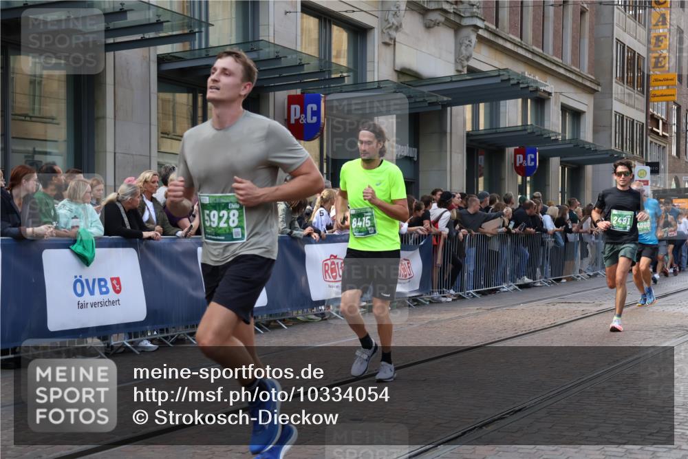 13.09.2026 - 21. swb-Marathon Bremen Strokosch-Dieckow http://msf.ph/oto/10334054 13.09.2026 13:24:01 Ziel 102, 776, 909, 1199, 1250, 2295, 2491, 3372, 4000, 4559, 5012, 5208, 5257, 5481, 5572, 5668, 5669, 5928, 5929, 5953, 6080, 6105, 7059, 7069, 7081, 7156, 7568, 8082, 8310, 8415, 8784, 9087, 9573, 9676, 9916, 13219, 102, 342, 2210, 2288, 2370, 2517, 2967, 3044, 3642, 4601, 4671, 5011, 5104, 5116, 5146, 5231, 5397, 5623, 6157, 6332, 6648, 6772, 7094, 7105, 7216, 7357, 7475, 7761, 8051, 8052, 8095, 8179, 8290, 10059, 10115, 13007, 13197 meine-sportfotos.de
