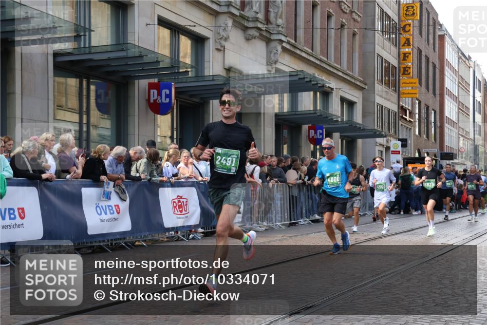 13.09.2026 - 21. swb-Marathon Bremen Strokosch-Dieckow http://msf.ph/oto/10334071 13.09.2026 13:24:02 Ziel 776, 909, 1199, 1250, 2295, 2491, 3372, 3994, 4000, 4559, 5012, 5208, 5257, 5481, 5572, 5668, 5669, 5928, 5929, 5953, 6080, 6105, 7059, 7069, 7081, 7156, 7568, 8082, 8310, 8415, 8784, 9087, 9264, 9573, 9676, 9916, 102, 342, 2210, 2288, 2370, 2517, 2967, 3044, 3372, 3642, 4601, 4671, 5011, 5104, 5116, 5146, 5231, 5257, 5397, 5623, 6332, 6648, 6772, 7094, 7105, 7216, 7357, 7475, 7761, 8051, 8052, 8179, 8290, 10059, 10115, 13007, 13197 meine-sportfotos.de