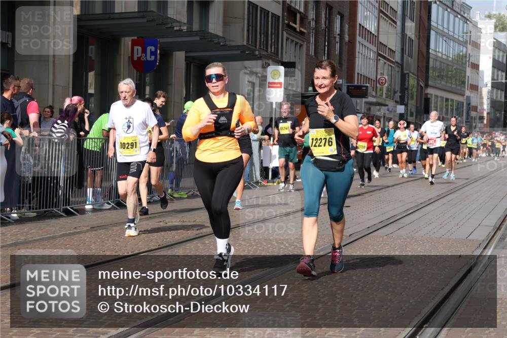 13.09.2026 - 21. swb-Marathon Bremen Strokosch-Dieckow http://msf.ph/oto/10334117 13.09.2026 11:04:03 Ziel 10160, 10182, 10245, 10291, 10390, 10526, 10613, 10711, 10755, 11214, 11215, 11221, 11248, 11336, 11410, 11539, 11720, 11726, 11740, 11761, 12001, 12009, 12113, 12276, 12929, 10152, 10357, 10390, 10403, 10429, 10516, 10607, 10659, 10671, 10672, 10720, 10726, 10796, 10912, 10913, 10918, 11149, 11318, 11319, 11325, 11451, 11470, 11471, 11511, 11618, 11868, 11909, 11967, 12103, 12113, 12140, 12260, 12392, 12433, 12504 meine-sportfotos.de