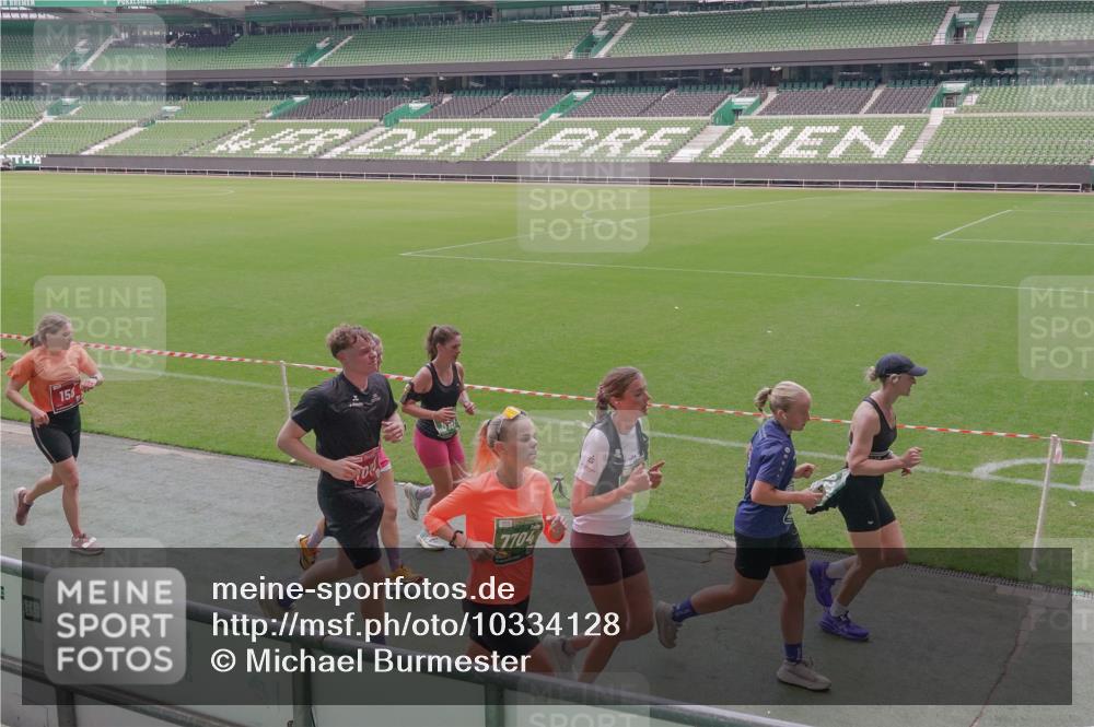 13.09.2026 - 21. swb-Marathon Bremen Michael Burmester http://msf.ph/oto/10334128 13.09.2026 13:07:34 Laufen im Stadion 109, 132, 156, 287, 303, 310, 372, 454, 489, 551, 578, 607, 613, 682, 716, 800, 808, 809, 831, 834, 846, 884, 911, 922, 1083, 1173, 1189, 1205, 1210, 1285, 1322, 1364, 1365, 1369, 1387, 1395, 1437, 1532, 1545, 1574, 1600, 1688, 1823, 1831, 1841, 1848, 1854, 1871, 1909, 1926, 1938, 2003, 2070, 2090, 2215, 2219, 2229, 2275, 2283, 2318, 2356, 2366, 2405, 2440, 2492, 2565, 2611, 2635, 2699, 2707, 2721, 2727, 2731, 2755, 2782, 2802, 2818, 2831, 2866, 2902, 2911, 2949, 2960 meine-sportfotos.de