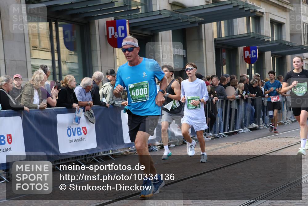 13.09.2026 - 21. swb-Marathon Bremen Strokosch-Dieckow http://msf.ph/oto/10334136 13.09.2026 13:24:04 Ziel 776, 789, 790, 909, 1250, 2295, 2491, 3375, 3994, 4000, 4559, 5012, 5208, 5481, 5572, 5668, 5669, 5928, 5929, 5953, 6080, 6105, 7059, 7069, 7081, 7156, 7568, 8082, 8310, 8415, 8784, 8881, 9087, 9264, 9573, 9676, 9916, 10069, 10071, 102, 342, 1199, 2210, 2288, 2370, 2517, 2967, 3044, 3372, 4601, 4671, 5011, 5104, 5116, 5146, 5231, 5257, 5397, 5623, 6332, 6648, 6772, 7094, 7105, 7216, 7357, 7475, 7761, 8051, 8052, 8179, 8290, 10059, 10115, 13007, 13197 meine-sportfotos.de