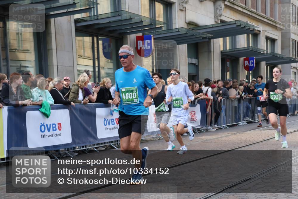 13.09.2026 - 21. swb-Marathon Bremen Strokosch-Dieckow http://msf.ph/oto/10334152 13.09.2026 13:24:04 Ziel 776, 789, 790, 909, 1250, 2295, 2491, 3375, 3994, 4000, 4559, 5012, 5208, 5481, 5572, 5668, 5669, 5928, 5929, 5953, 6080, 6105, 7059, 7069, 7081, 7156, 7568, 8082, 8310, 8415, 8784, 8881, 9087, 9264, 9573, 9676, 9916, 10069, 10071, 102, 342, 1199, 2210, 2288, 2370, 2517, 2967, 3044, 3372, 4601, 4671, 5011, 5104, 5116, 5146, 5231, 5257, 5397, 5623, 6332, 6648, 6772, 7094, 7105, 7216, 7357, 7475, 7761, 8051, 8052, 8179, 8290, 10059, 10115, 13007, 13197 meine-sportfotos.de