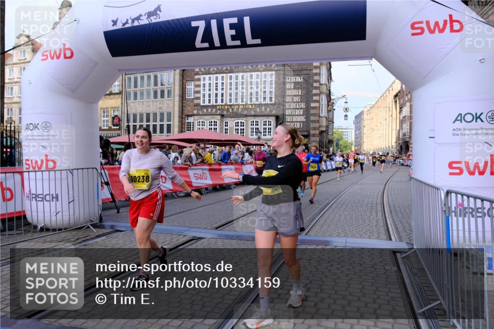 13.09.2026 - 21. swb-Marathon Bremen Tim E. http://msf.ph/oto/10334159 13.09.2026 11:06:00 Ziel 10168, 10238, 10259, 10260, 10305, 10457, 10864, 11024, 11520, 11724, 11791, 11892, 11947, 12156, 12273, 12330, 12362, 12378, 12501, 12523, 12528, 12773 meine-sportfotos.de