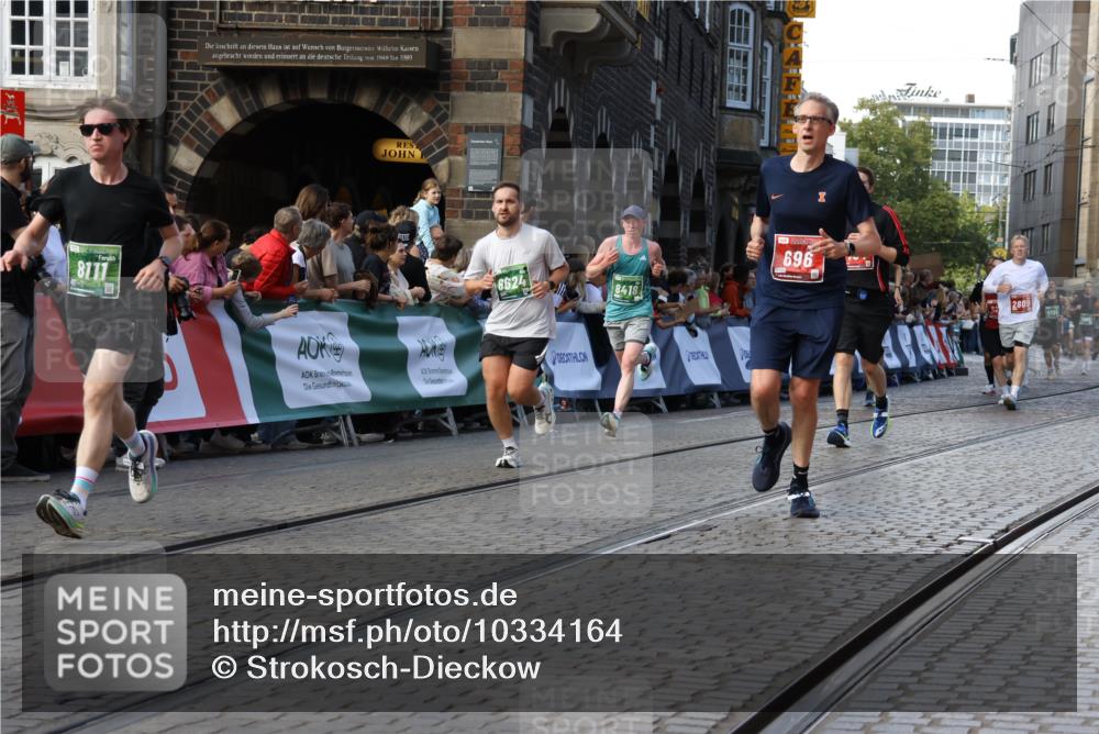 13.09.2026 - 21. swb-Marathon Bremen Strokosch-Dieckow http://msf.ph/oto/10334164 13.09.2026 13:17:07 Ziel 385, 472, 675, 696, 734, 827, 985, 1970, 2319, 2473, 2474, 2809, 3716, 3961, 4135, 4137, 4485, 5255, 5772, 6049, 6531, 6535, 6819, 7297, 7387, 7875, 842, 2052, 3148, 4805, 6095, 6624, 6734, 6759, 8418 meine-sportfotos.de