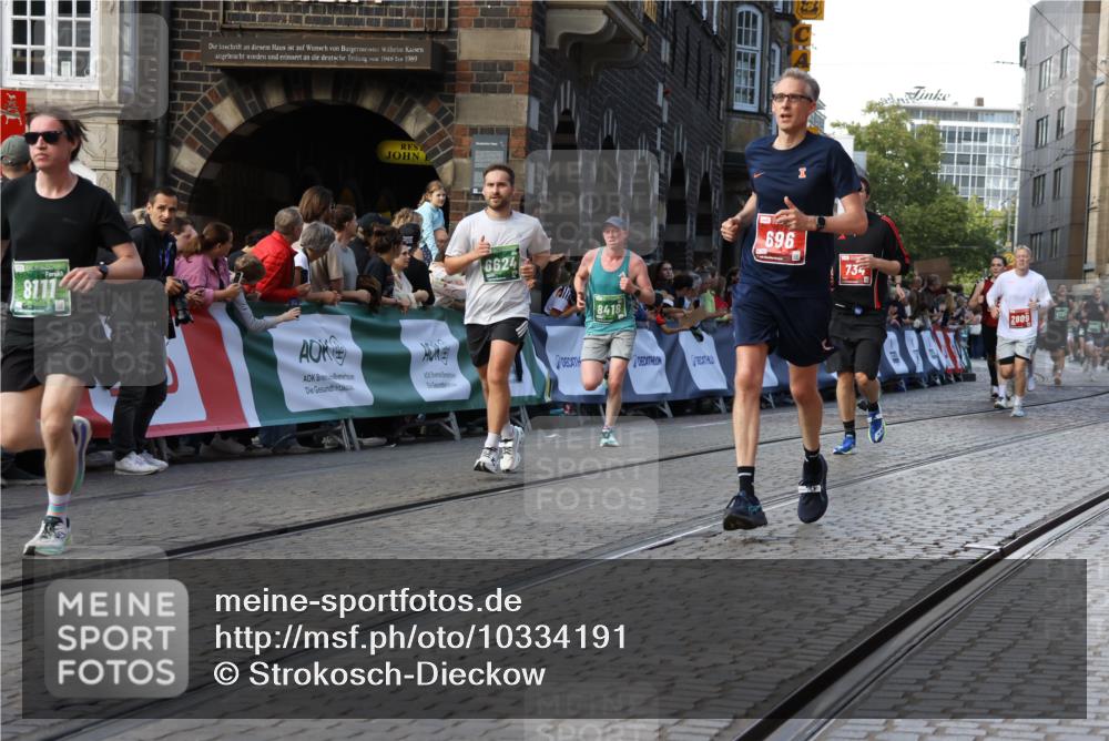13.09.2026 - 21. swb-Marathon Bremen Strokosch-Dieckow http://msf.ph/oto/10334191 13.09.2026 13:17:07 Ziel 385, 472, 675, 696, 734, 827, 985, 1970, 2319, 2473, 2474, 2809, 3716, 3961, 4135, 4137, 4485, 5255, 5772, 6049, 6531, 6535, 6819, 7297, 7387, 7875, 842, 2052, 3148, 4805, 6095, 6624, 6734, 6759, 8418 meine-sportfotos.de