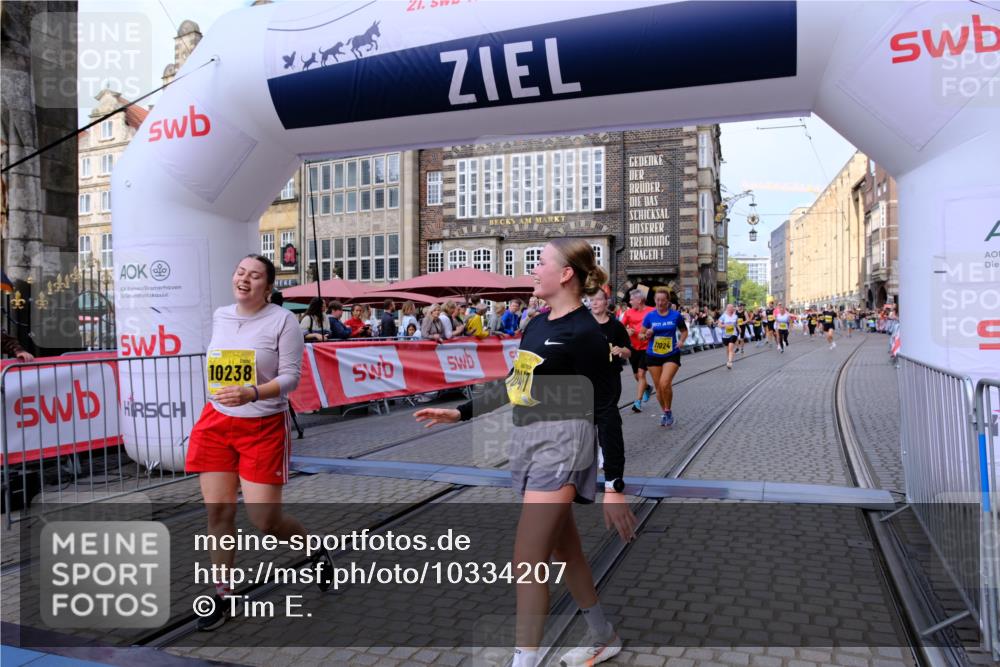 13.09.2026 - 21. swb-Marathon Bremen Tim E. http://msf.ph/oto/10334207 13.09.2026 11:06:00 Ziel 10168, 10238, 10259, 10260, 10305, 10457, 10864, 11024, 11520, 11724, 11791, 11892, 11947, 12156, 12273, 12330, 12362, 12378, 12501, 12523, 12528, 12773 meine-sportfotos.de