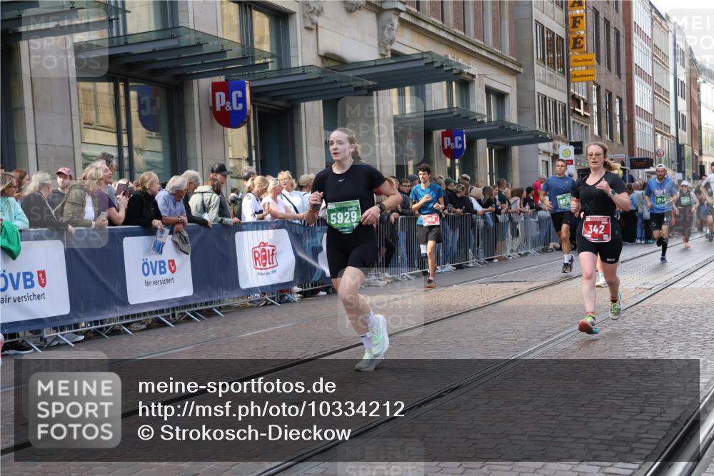 13.09.2026 - 21. swb-Marathon Bremen Strokosch-Dieckow http://msf.ph/oto/10334212 13.09.2026 13:24:05 Ziel 776, 789, 790, 909, 1250, 1582, 2295, 2491, 3375, 3524, 3994, 4000, 4559, 5012, 5208, 5481, 5572, 5668, 5669, 5928, 5929, 5953, 6080, 6105, 7059, 7069, 7081, 7156, 7568, 8082, 8310, 8415, 8784, 8881, 9087, 9264, 9573, 9676, 9916, 10069, 10071, 102, 342, 909, 1199, 2210, 2288, 2370, 2517, 2967, 3044, 3372, 4601, 4671, 5011, 5104, 5116, 5146, 5231, 5257, 5397, 5623, 6105, 6332, 6648, 6772, 7094, 7105, 7216, 7357, 7475, 7761, 8051, 8052, 8179, 10059, 10115, 13007, 13197 meine-sportfotos.de